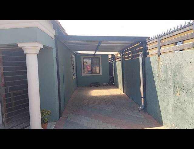 3 BEDROOM HOUSE FOR SALE IN ESSELEN PARK